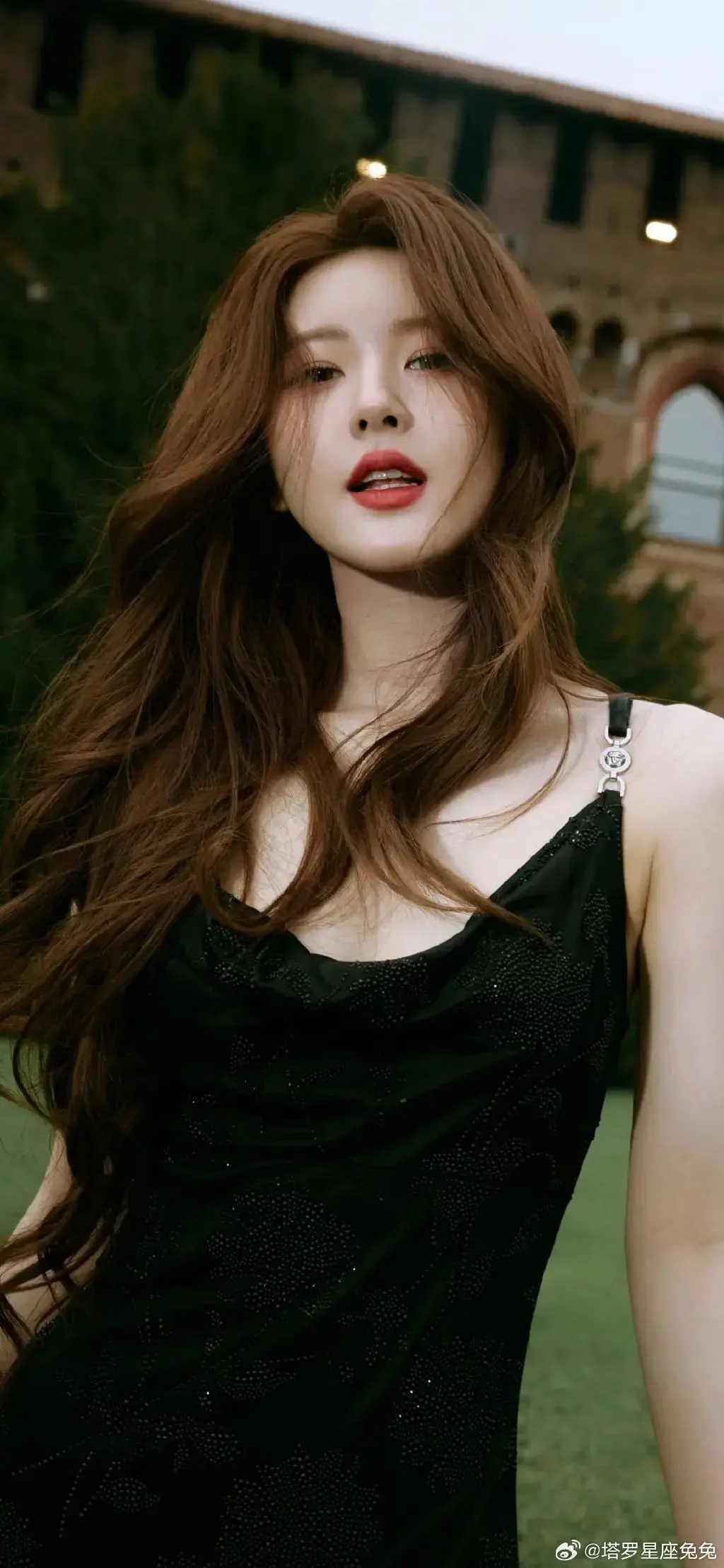 《美颜大师》：颜值风暴下的秘密，揭秘都市女性的变美之路